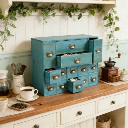 Szafka niebieska z 14 szufladkami w stylu VINTAGE DESIGN, nietuzinkowy organizer na biurku.