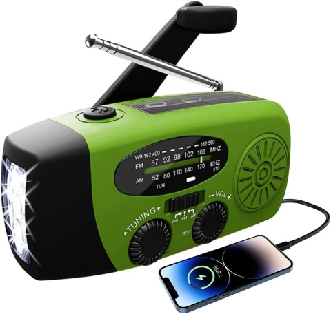 Radio które sam naładujesz bez prądu, larka LED, panel solarny, ręczne dynamo do naładowania PowerBank-u 2000 mAh.