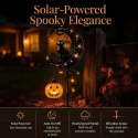 Solarna dekoracja ogrodowa na Halloween: czarny kot i dyniowy księżyc, wodoodporna metalowa dynia na paliku.