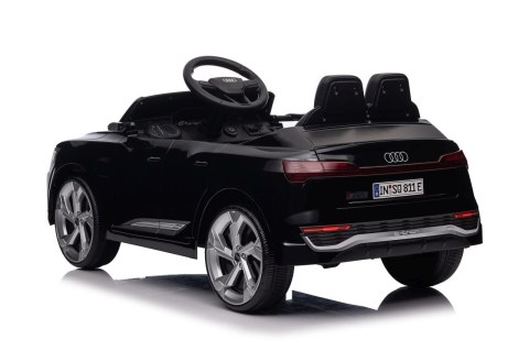 Auto Audi SQ8 czarne na akumulator dla dzieci + pilot 2,4 GHz