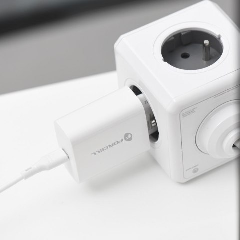 Ładowarka sieciowa do telefonu Forcell F-Energy USB C QC4.0 PD 3A 25W + kabel USB C do USB C TFK-TC-25WPD biała